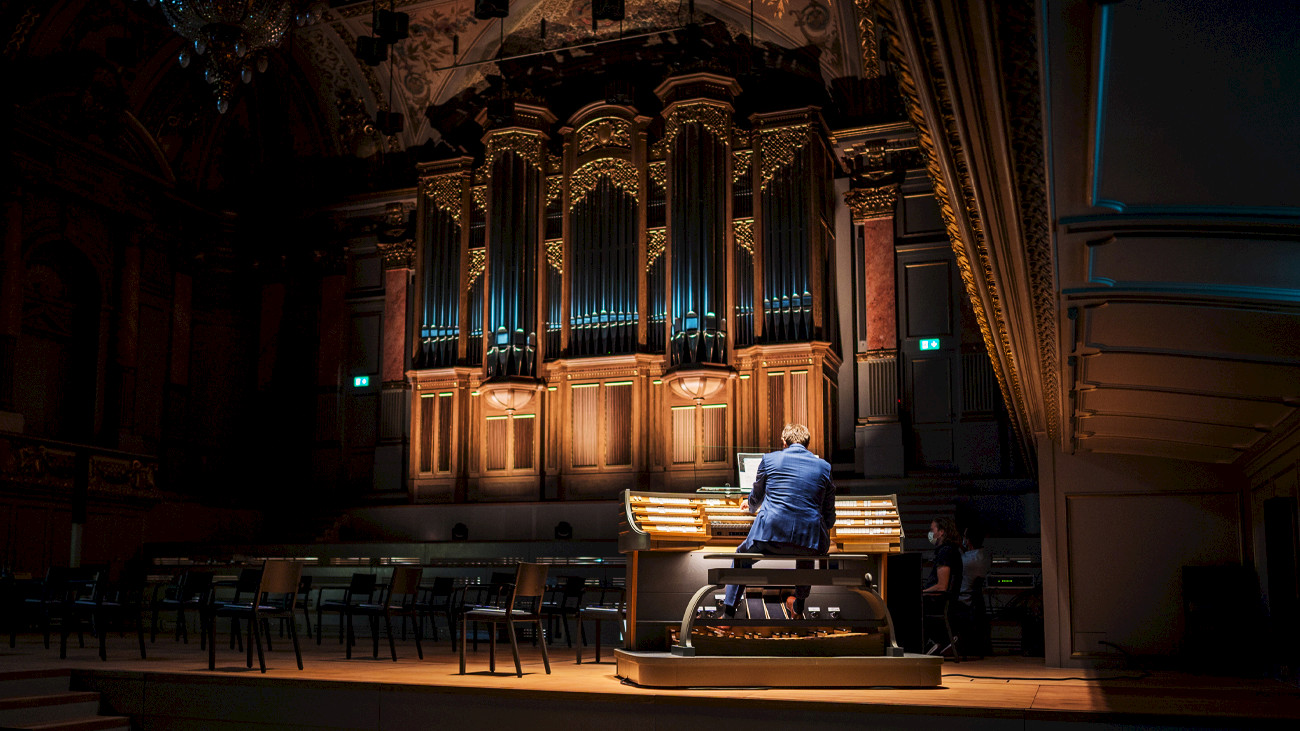 210925-nacht-der-orgel-schmitt-1300x731.1300x731